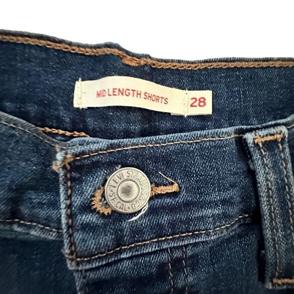 Levi’s ~ Women’s Mid Length Denim Shorts ~ size 28 ~ 5 pocket ~ rolled hem - Picture 3 of 9